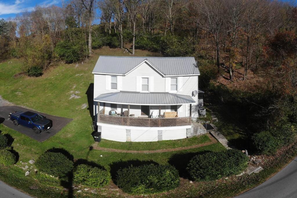 The Dragon'S Den 5 Bedroom House 1 Mile To Main St Tazewell Экстерьер фото